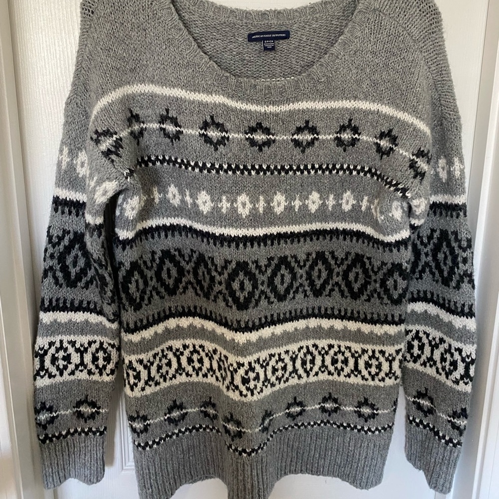American Eagle sweater